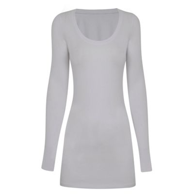 White thermal scoop top with ThinHeat